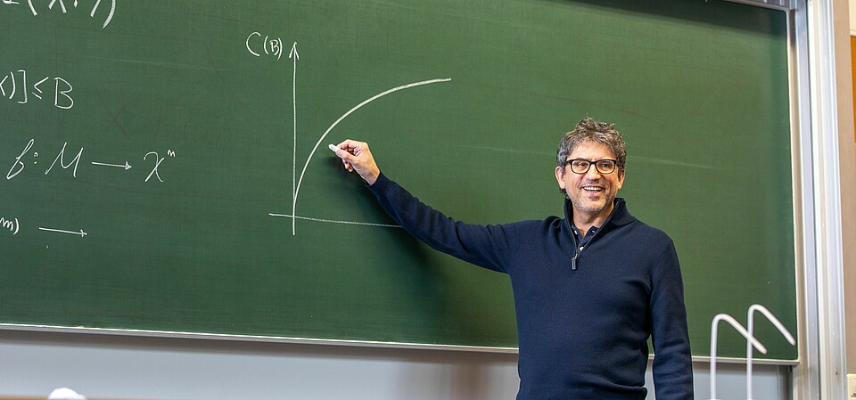 Prof. Dr. Giuseppe Caire - © TU Berlin/Felix Noak Prof. Dr. Giuseppe Caire