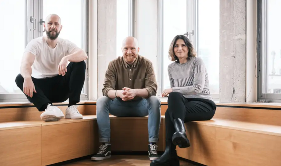 The WALLROUND founders: Lukas Steinhilber (CEO), Henning von Oesen (MD) and Tatiana Wotzasek (CPO)