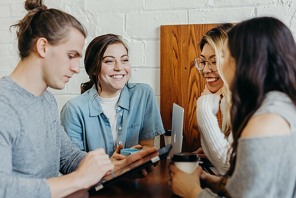 Graduates from the Berlin universities can develop their AI-based business ideas at the Artificial Intelligence Entrepreneurship Center K.I.E.Z.