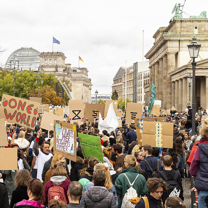 Climate strike in Berlin's governmental district