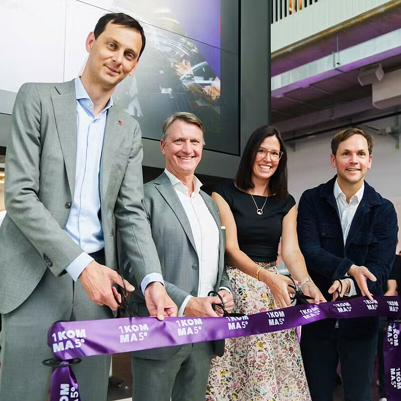 MP Thomas Heilmann (CDU), District Mayor Martin Hikel (SPD) opened the new TechLab site in Berlin with 1KOMMA5° CTO Barbara Wittenberg and CEO Philipp Schröder.